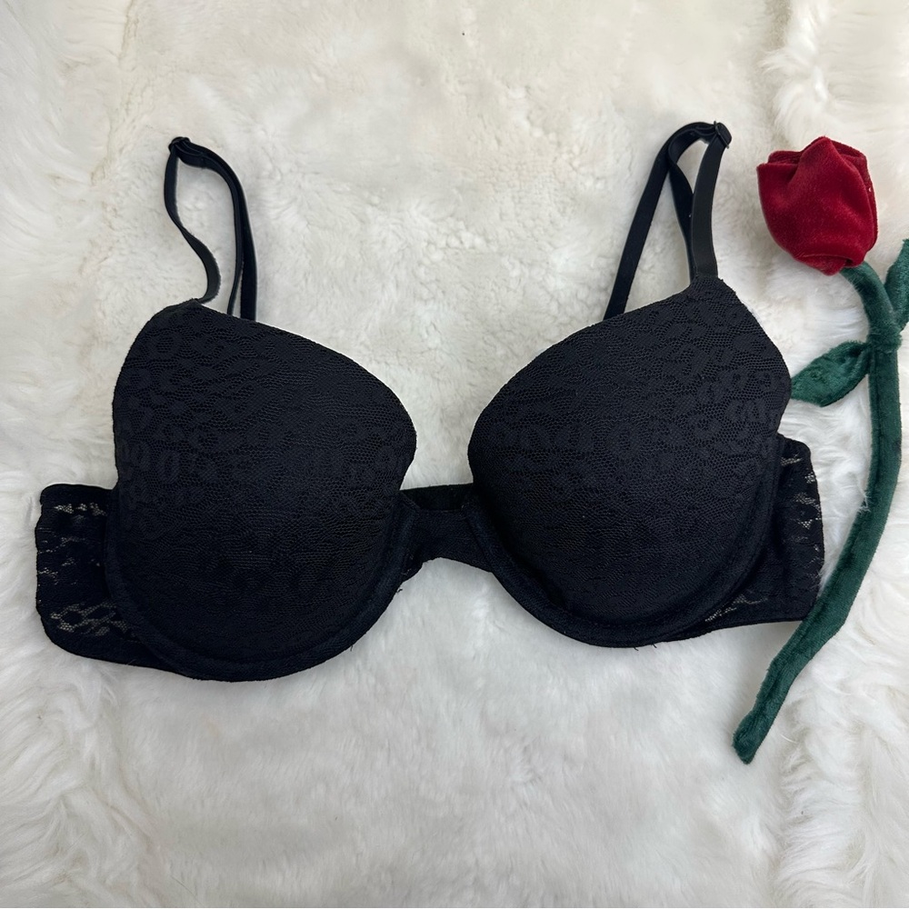 PINK victoria’s Secret wear everywhere t-shirt BRA 36B